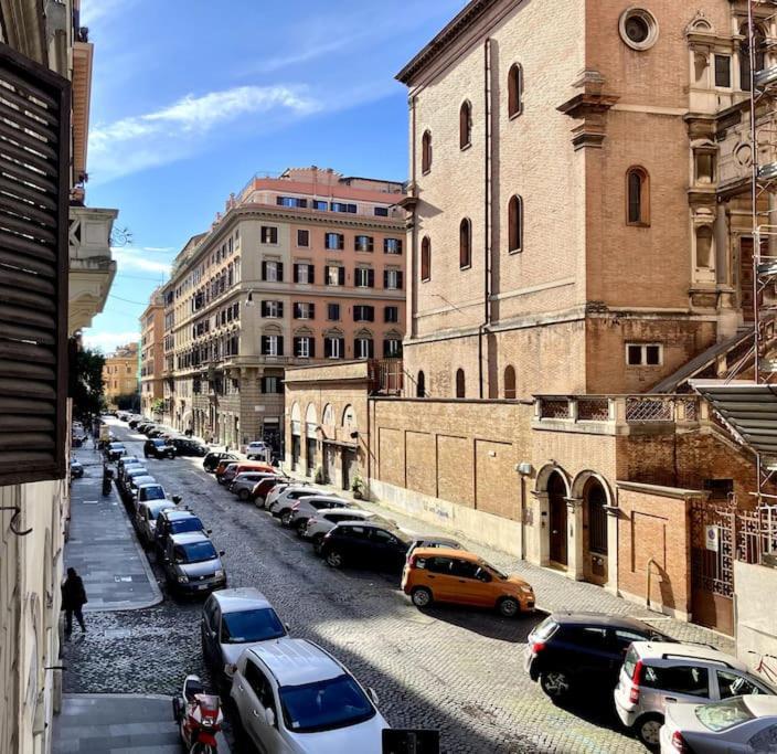 Moderno A Due Passi Dal Colosseo Appartamento Roma